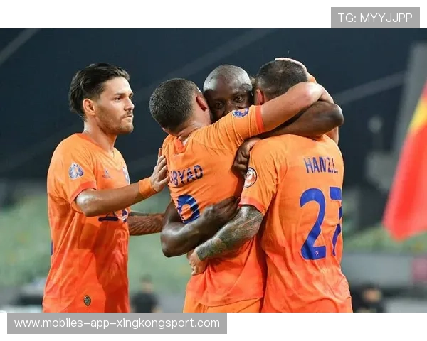 大连英博一次精准直塞险些完成破门